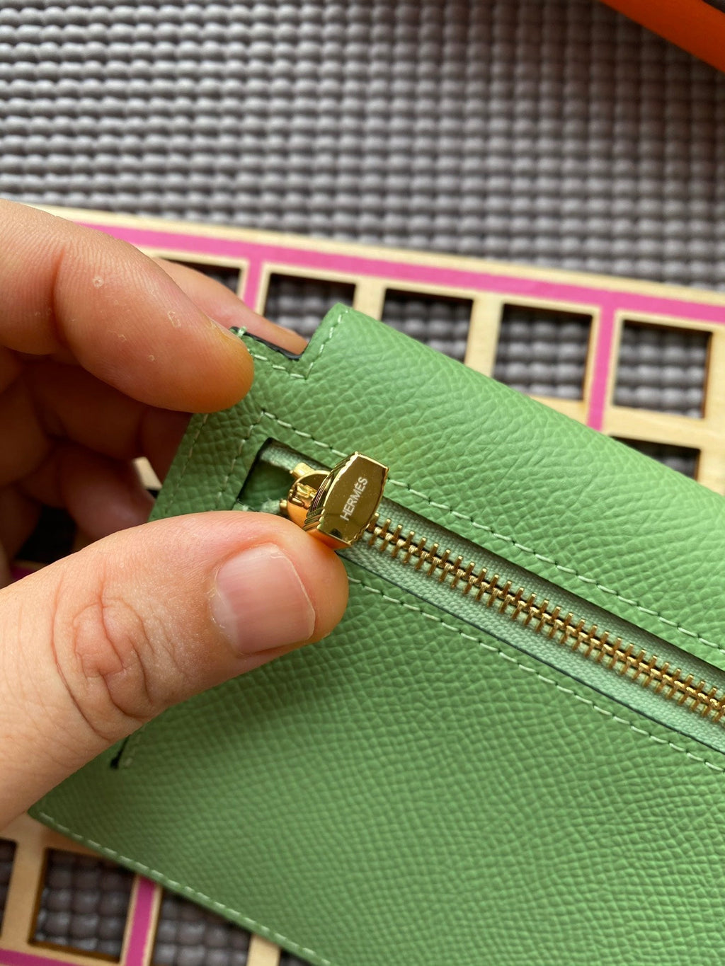 HERMES Kelly Pocket 13.5 Green Epsom Ghw