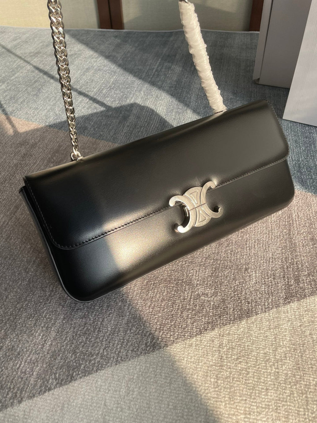CELINE CHAIN SHOULDER BAG CLAUDE 33 IN BLACK CALFSKIN SILVER HARDWARE