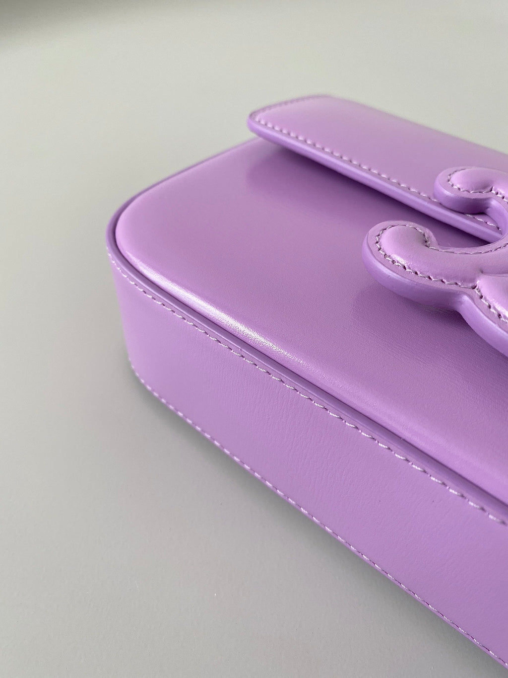 CELINE 20 CHAIN EMBOSSED ARMPIT BAG PURPLE CALFSKIN