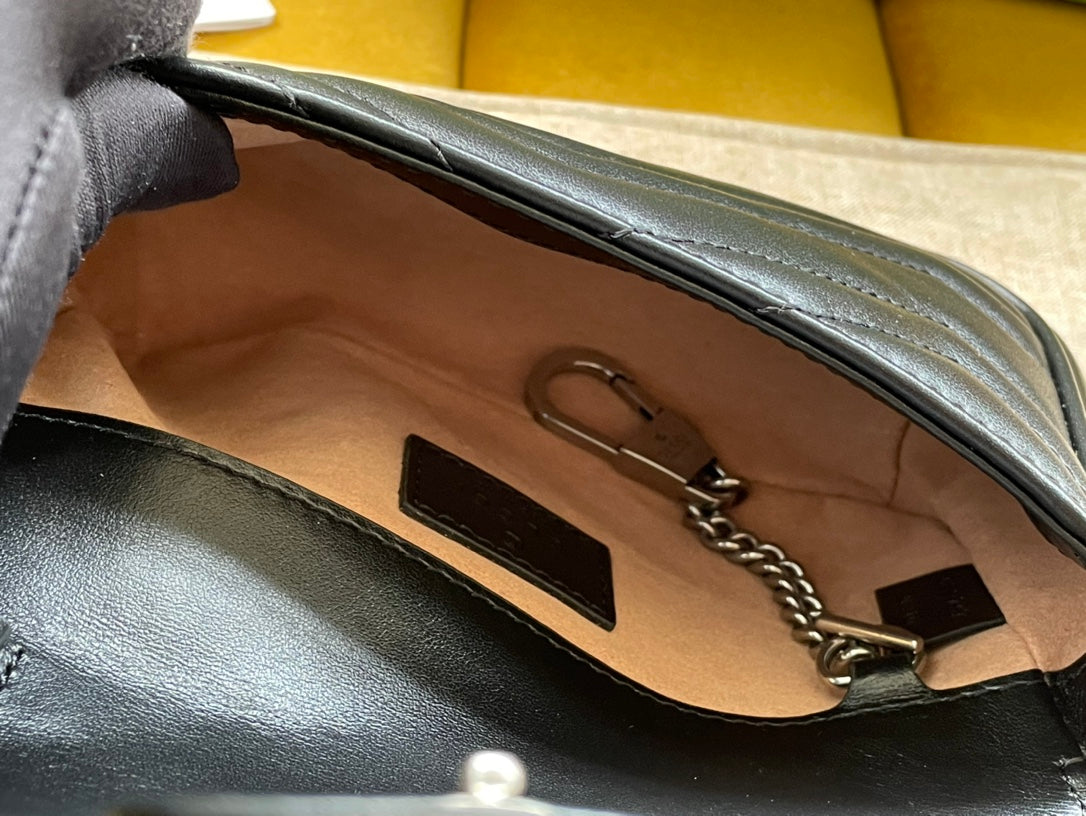 GUCCI MARMONT MINI HANDBAG 16 IN BLACK CALFSKIN