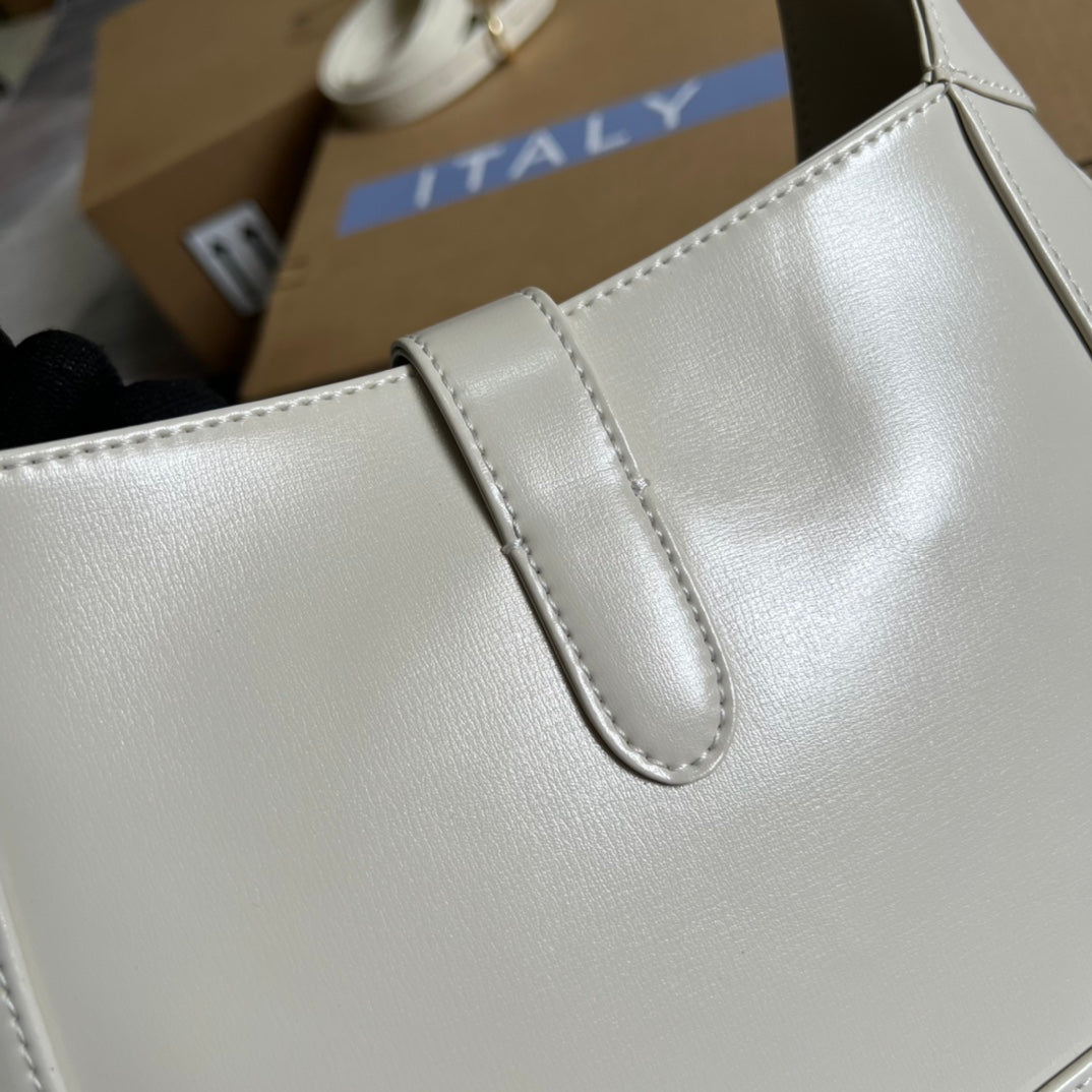 GUCCI JACKIE SMALL 28 SHOULDER BAG IN WHITE CALFSKIN