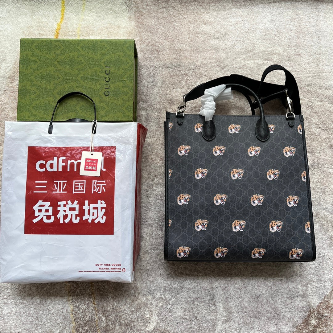 GUCCI TIGER PRINT MEDIUM TOTE BAG 38 IN BLACK CANVAS AND LEATHER TRIM