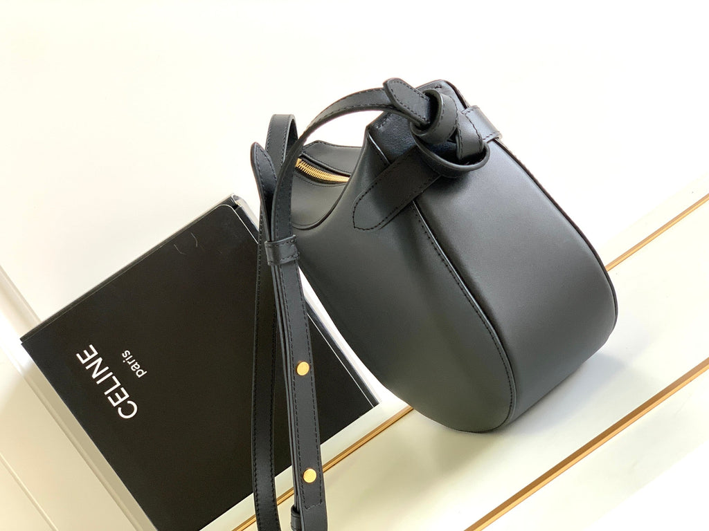 CELINE TRIOMPHE CLASSIC 25 BLACK CALFSKIN