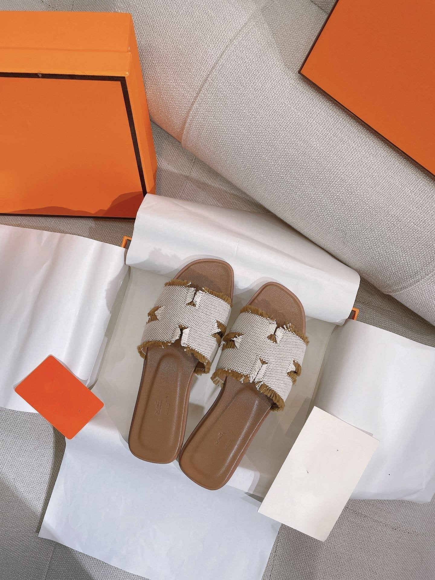 HERMES 0RAN SANDAL GRAY CLOUD CANVAS