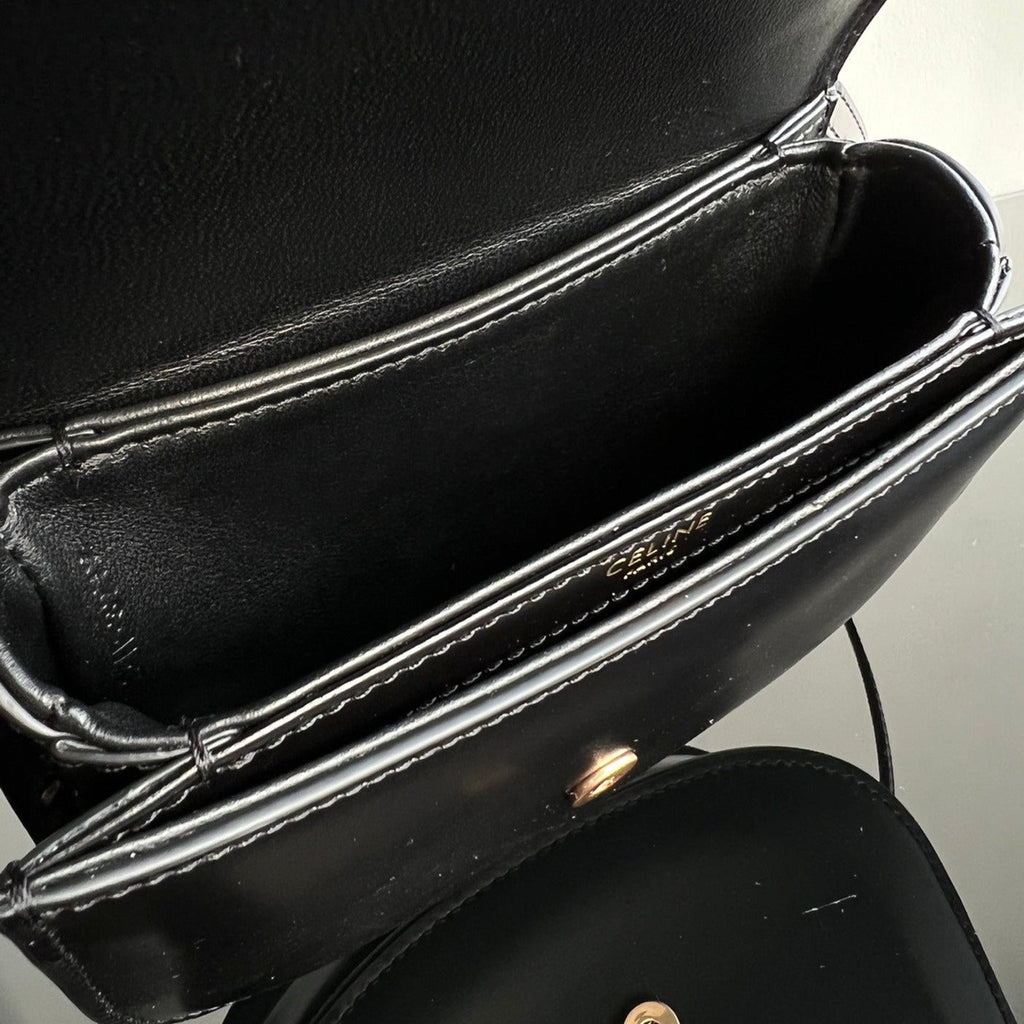 CELINE TRIOMPHE SHINY CALFSKIN HANDBAG 18 BLACK