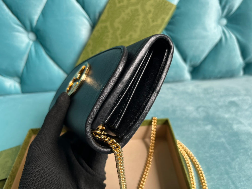 GUCCI BLONDIE SHOULDER BAG 21 IN BLACK CALFSKIN GOLD HARDWARE