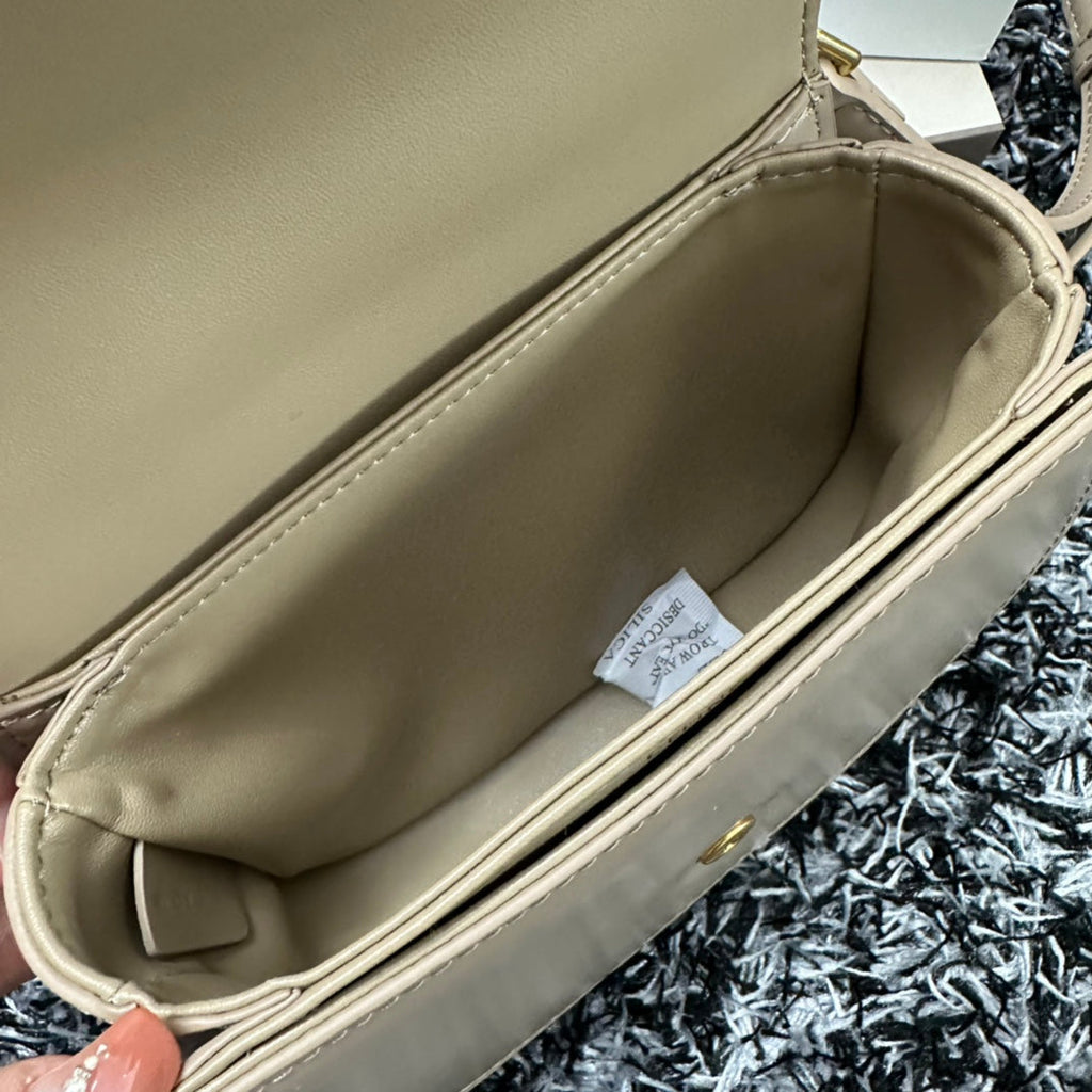 CELINE BESACE TRIPHOME 17 CALFSKIN BEIGE CREAM