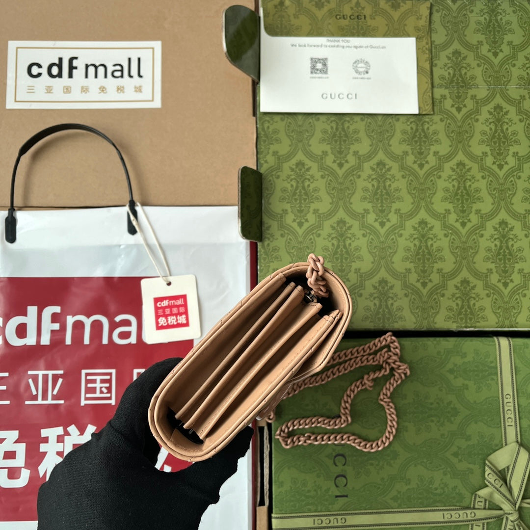 GUCCI MARMONT QUILTED HANDBAG 20 IN BEIGE CALFSKIN