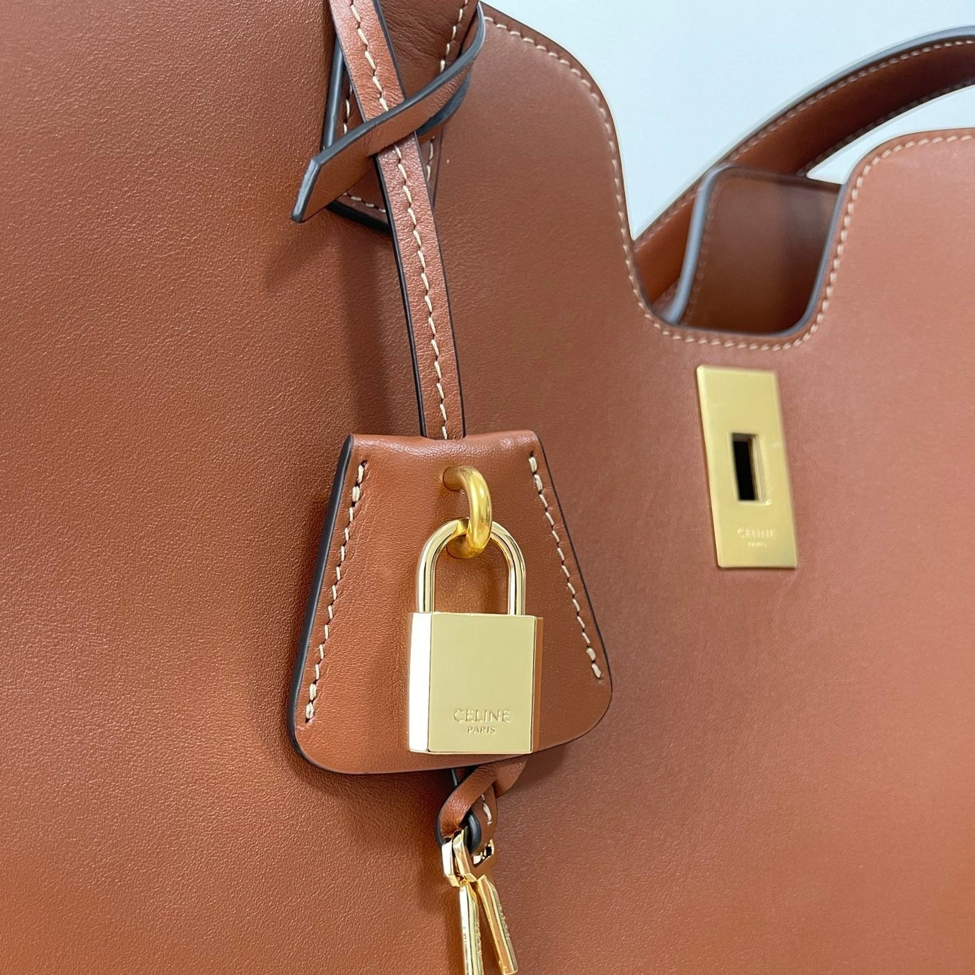 CELINE CABAS TRIOMPHE 37 CINNAMON BROWN IN SMOOTH CALFSKIN