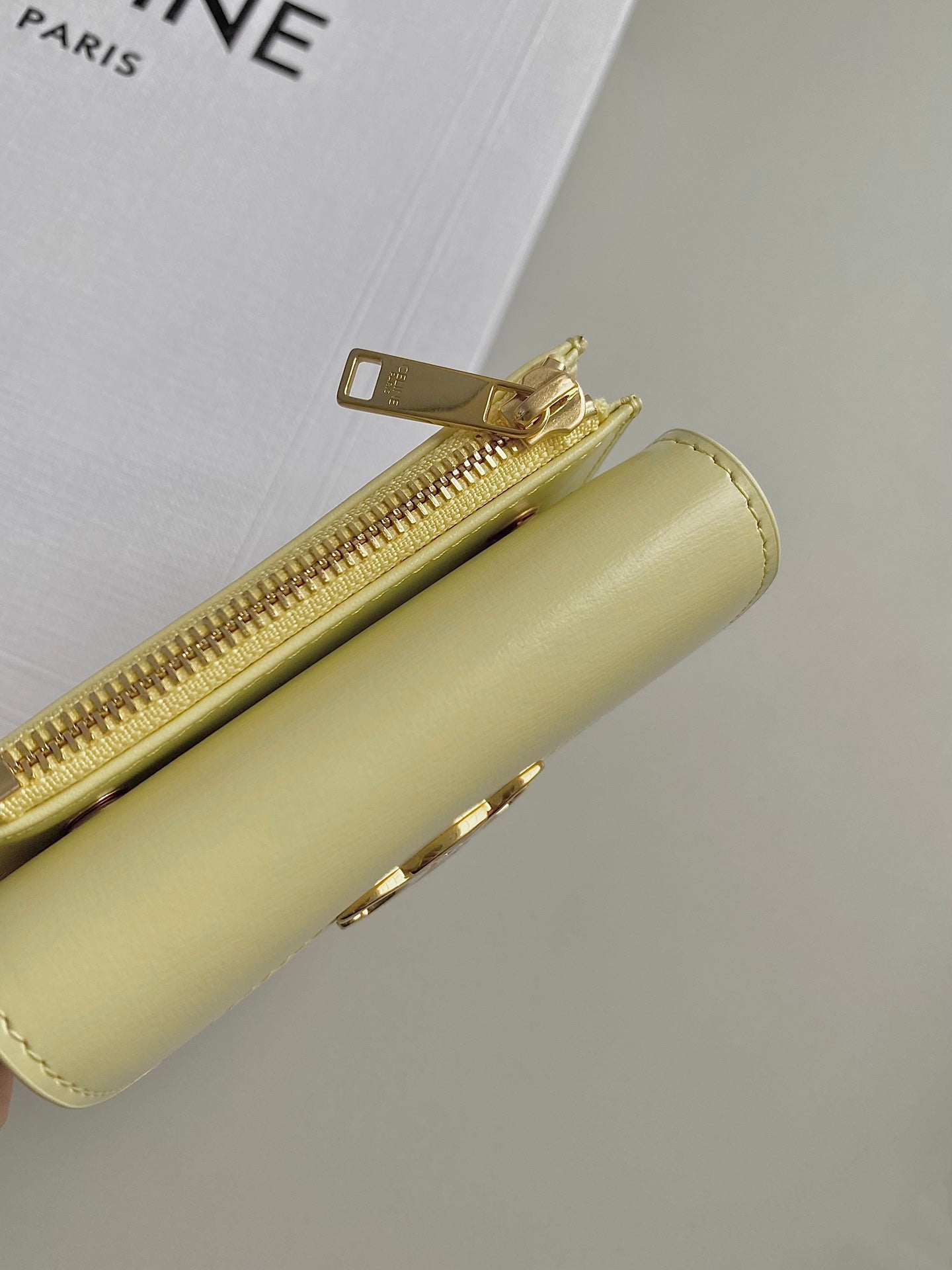 CELINE TRIOMPHE 9 WALLET TWO-IN-ONE YELLOW PASTEL CALFSKIN