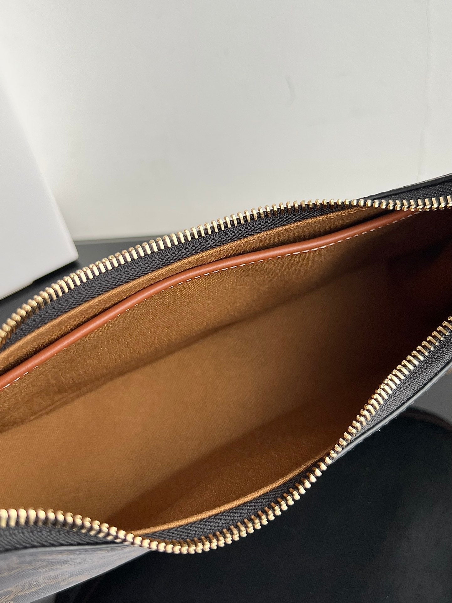 CELINE TRIPHOME 23 COWHIDE TAN CARO