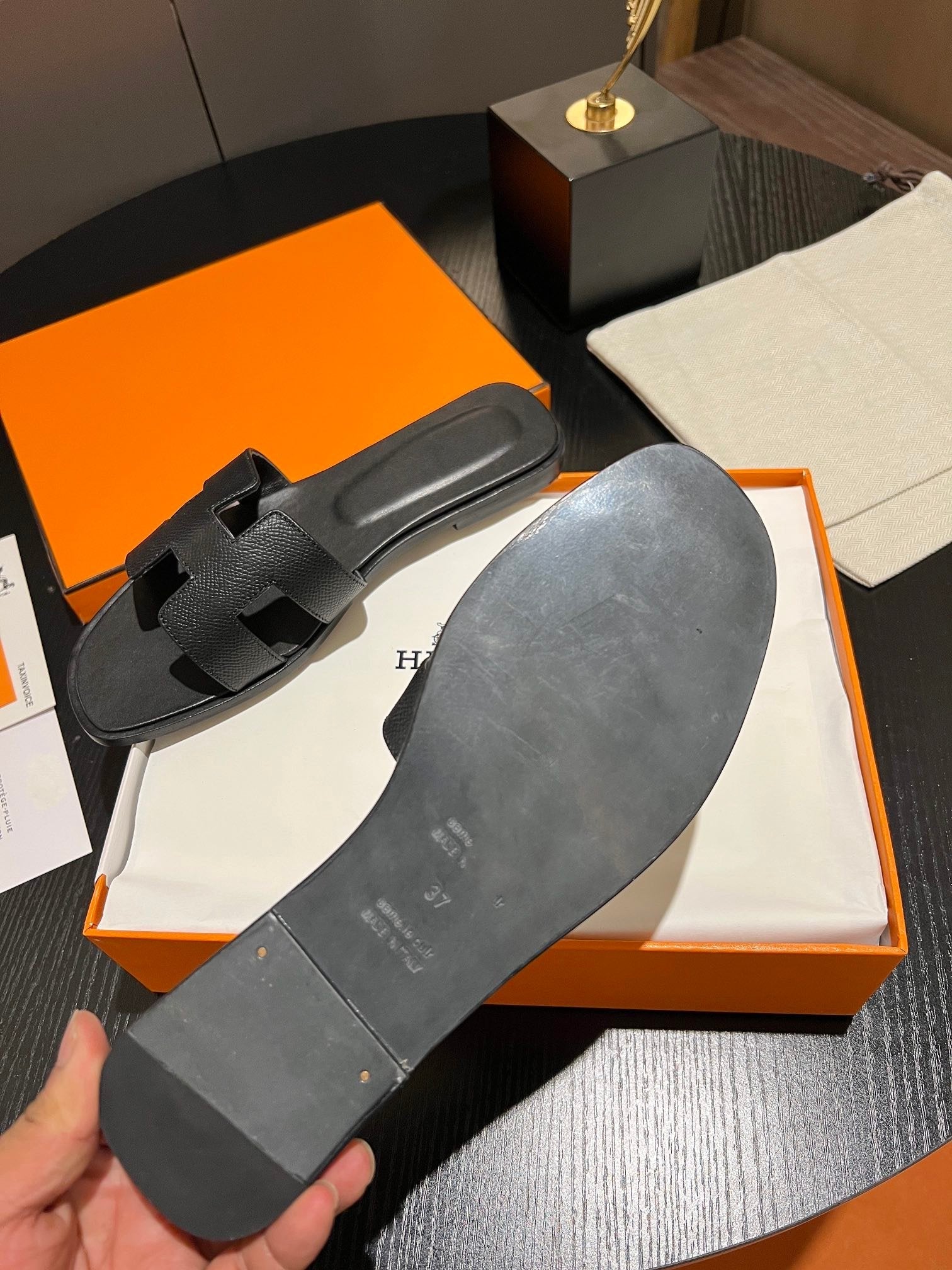 HERMES 0RAN SANDAL Leather Black