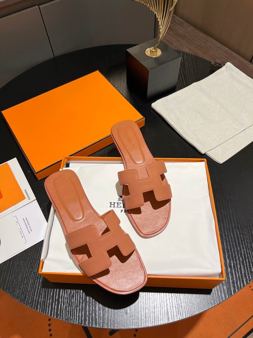 HERMES 0RAN SANDAL Leather Carrot