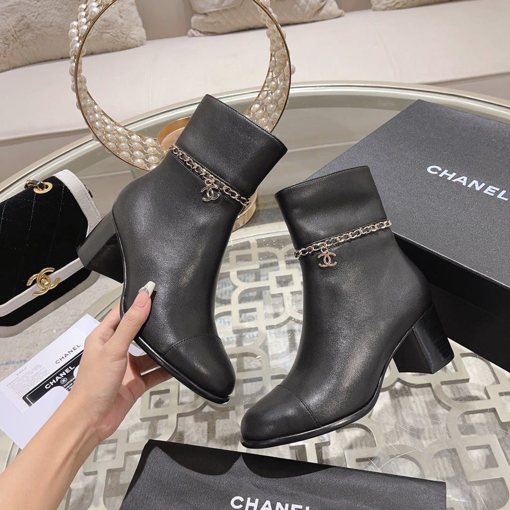 CHANEL MID-HEEL ANKLE BOOTS IN BLACK SMOOTH CALFSKIN