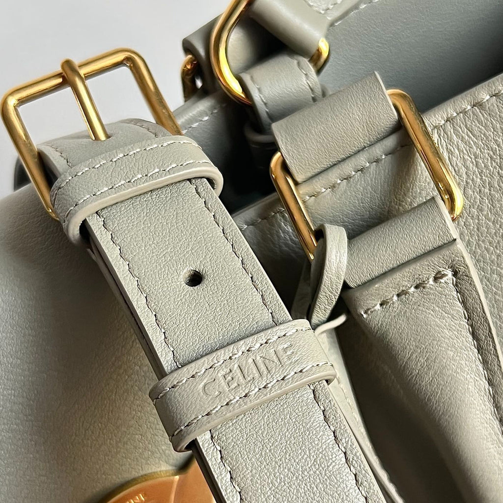 CELINE TRIOMPHE 37 SOFT CALFSKIN HANDBAG EICRU BEIGE