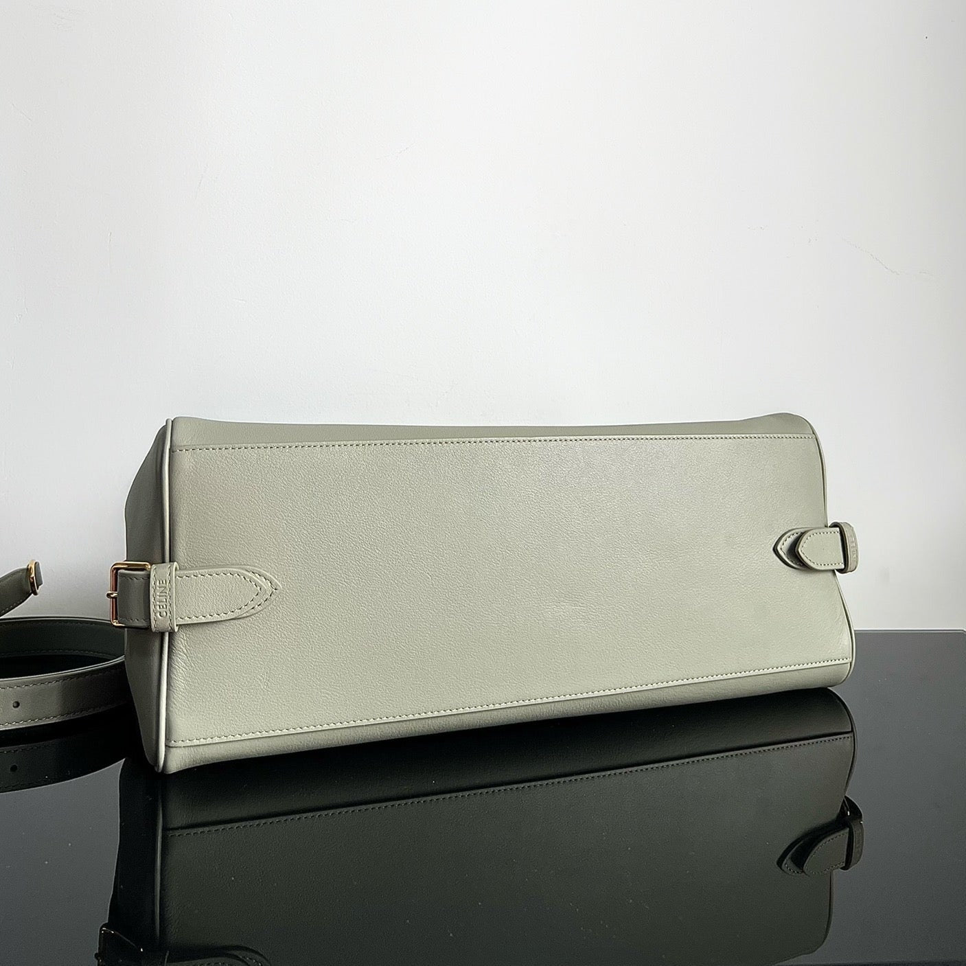 CELINE TRIOMPHE 37 SOFT CALFSKIN HANDBAG EICRU BEIGE