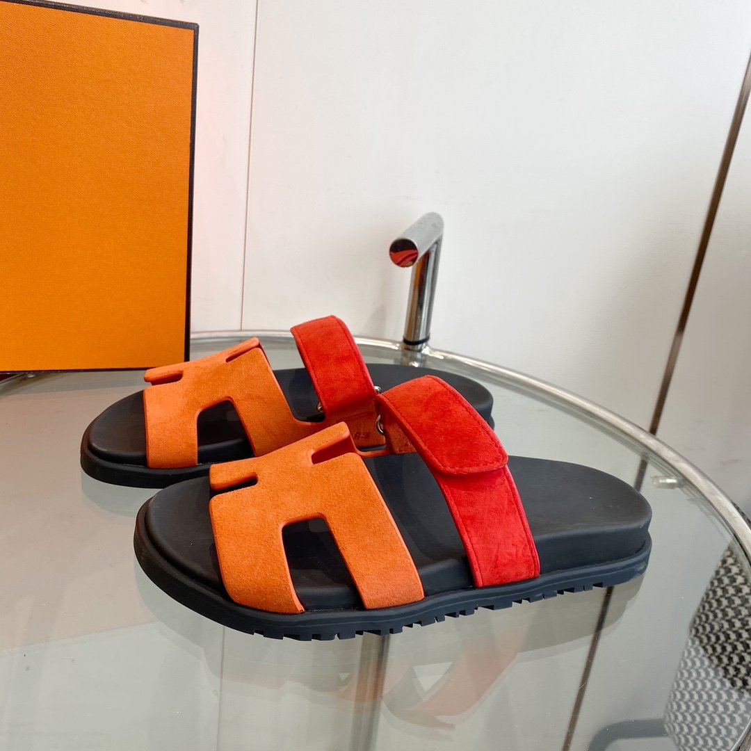 HERMES Chypre Sandal Orange Chapas / Red Suede