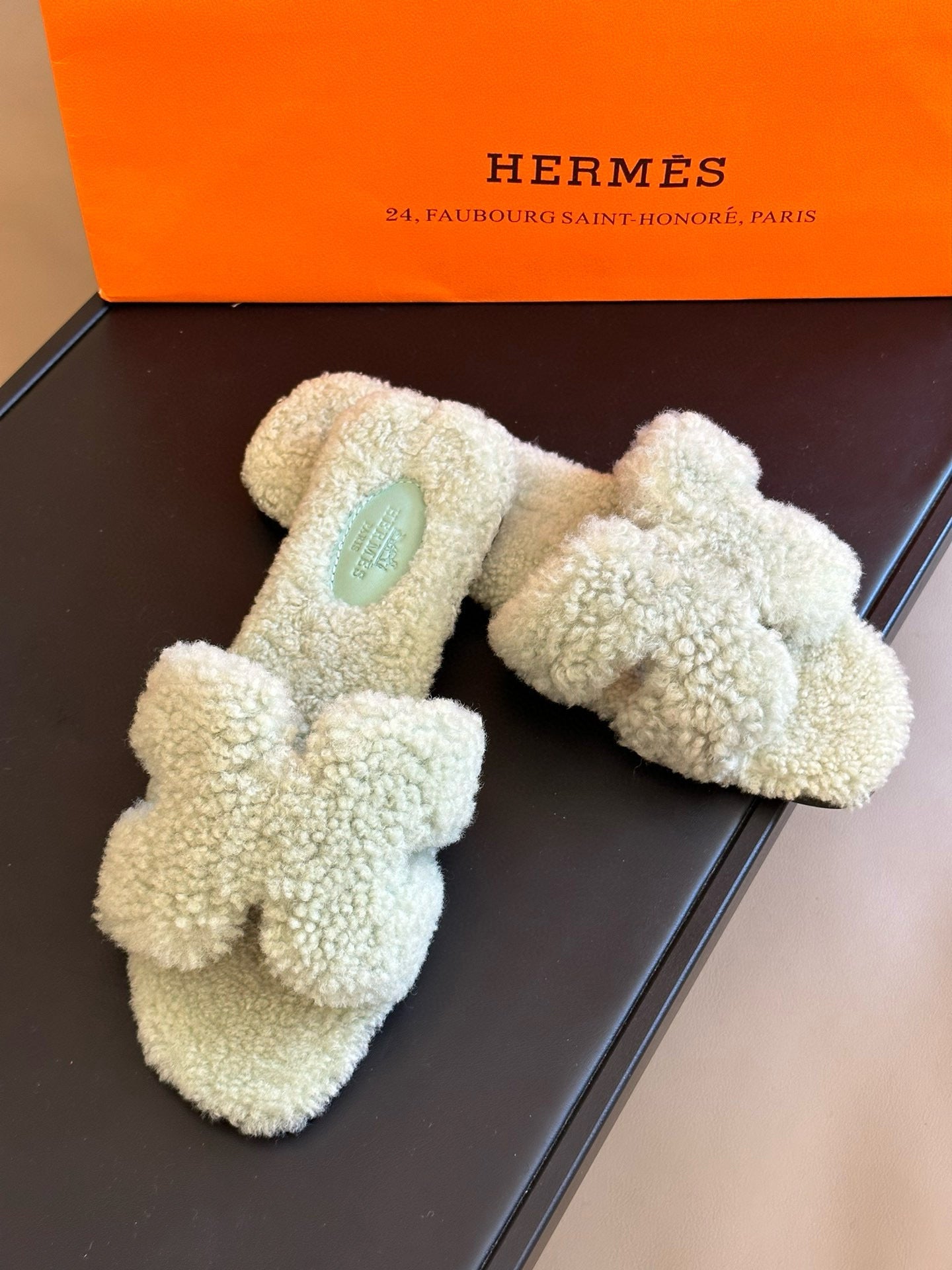 HERMES 0RAN SANDAL SHEARLING LIGHT GREEN