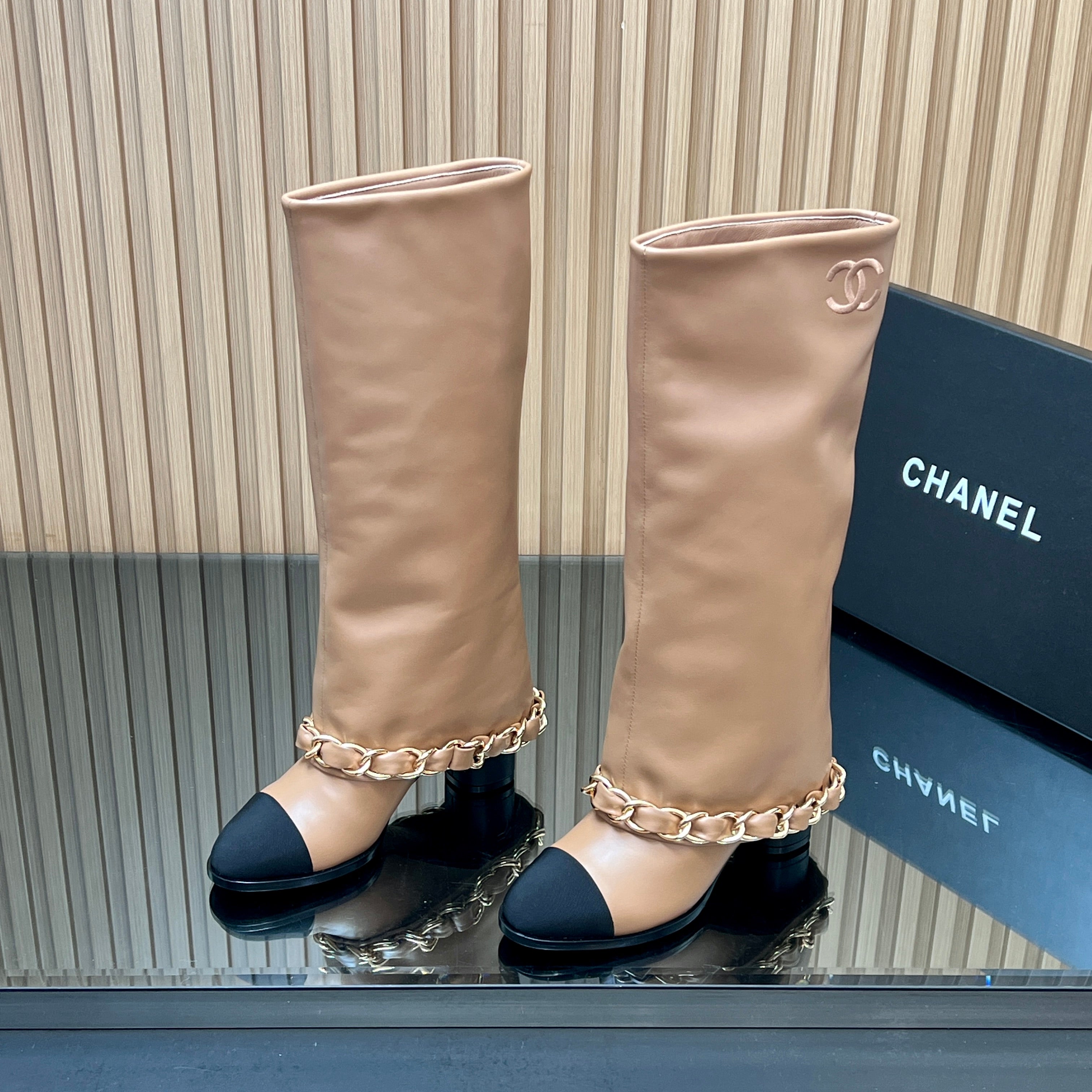 CHANEL 25S KNEE-HIGH HEELED BOOTS 65MM IN BEIGE CALFSKIN GOLD HARDWARE