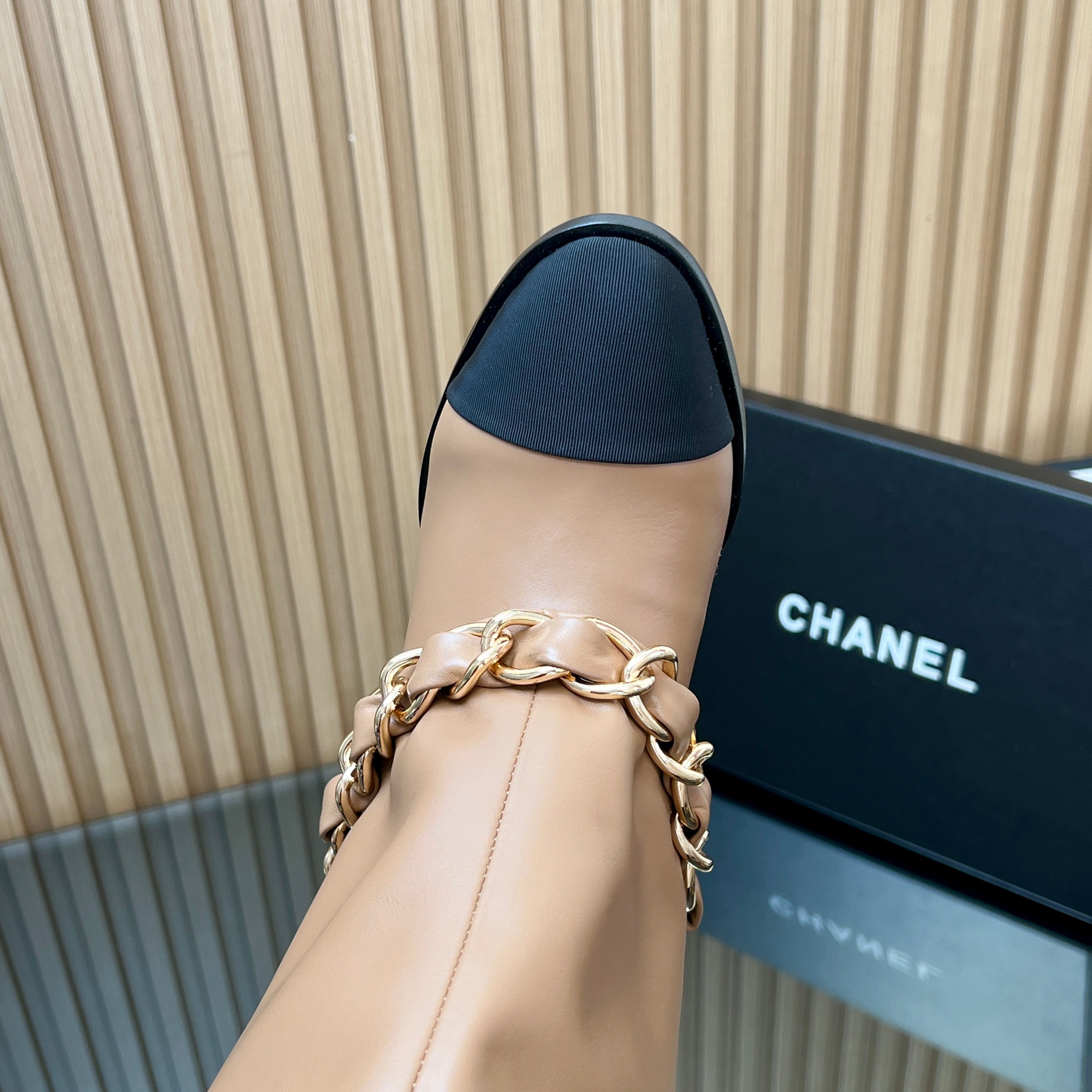 CHANEL 25S KNEE-HIGH HEELED BOOTS 65MM IN BEIGE CALFSKIN GOLD HARDWARE