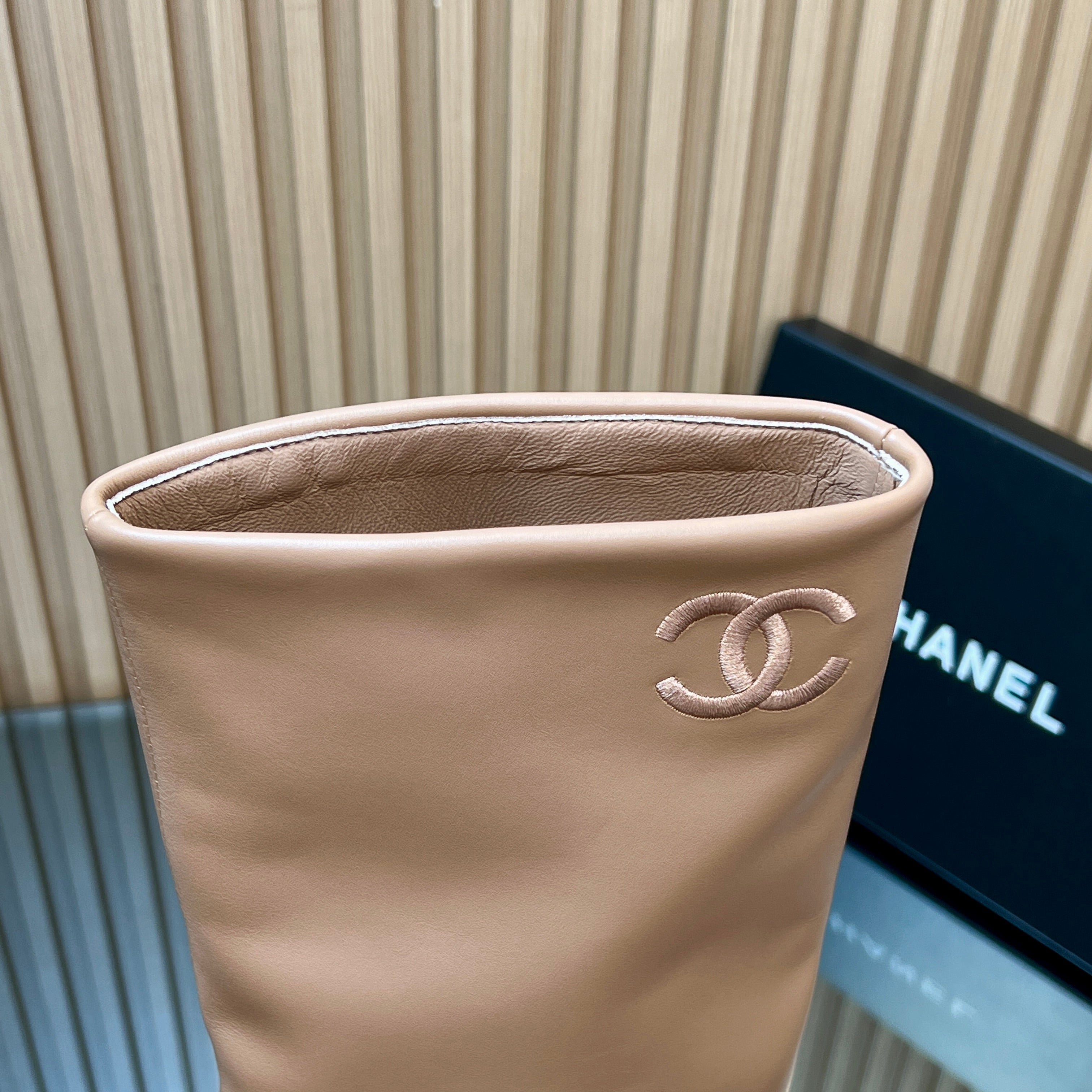 CHANEL 25S KNEE-HIGH HEELED BOOTS 65MM IN BEIGE CALFSKIN GOLD HARDWARE