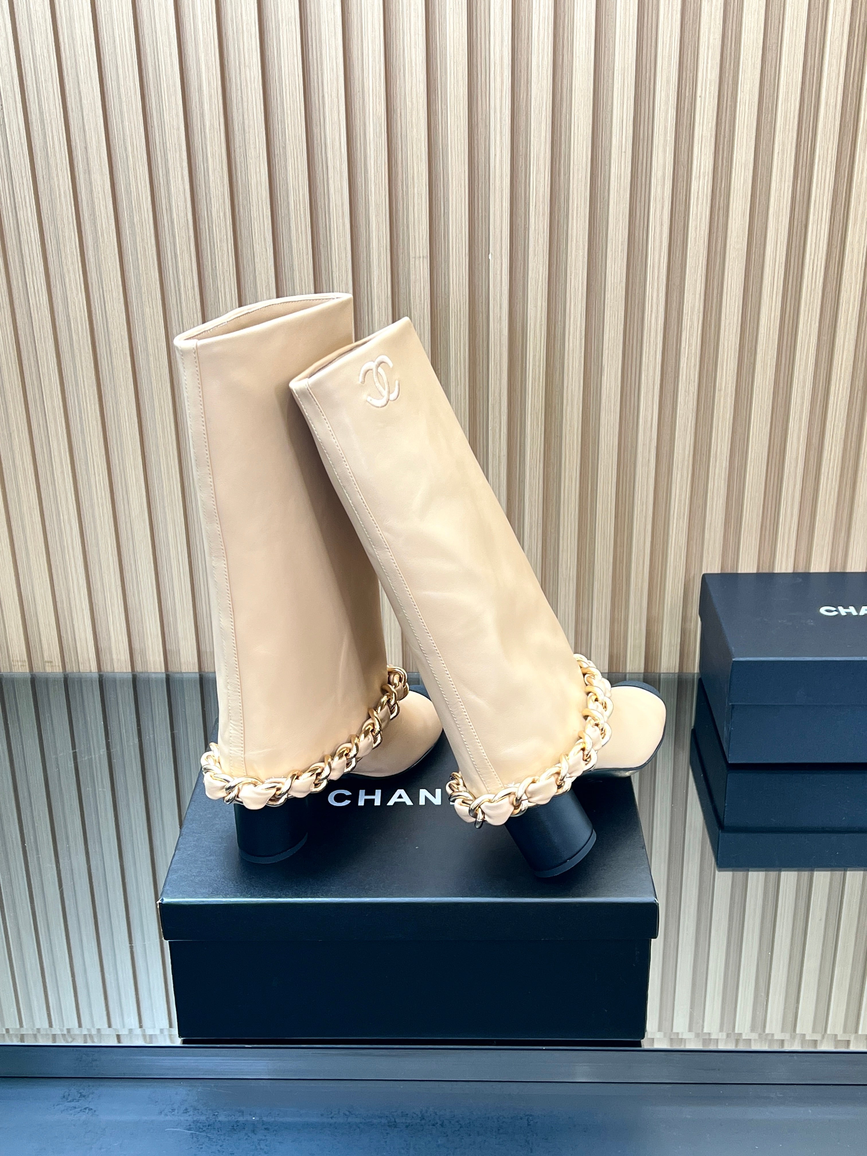 CHANEL 25S HIGH BOOTS 65MM IN BEIGE CALFSKIN GOLD HARDWARE