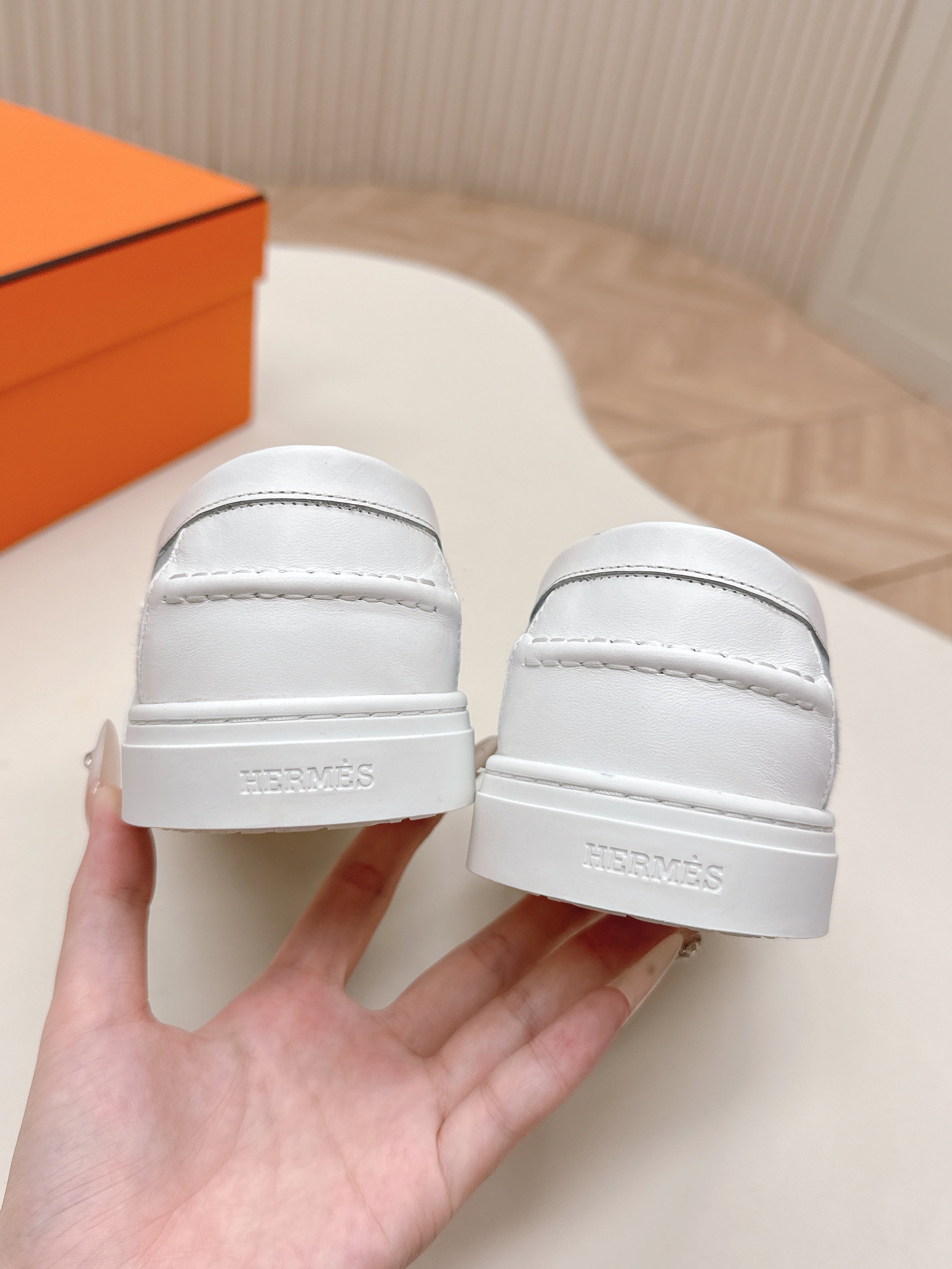 HERMES 25S SLIP-ON IN BLUE DENIM AND WHITE LAMBSKIN