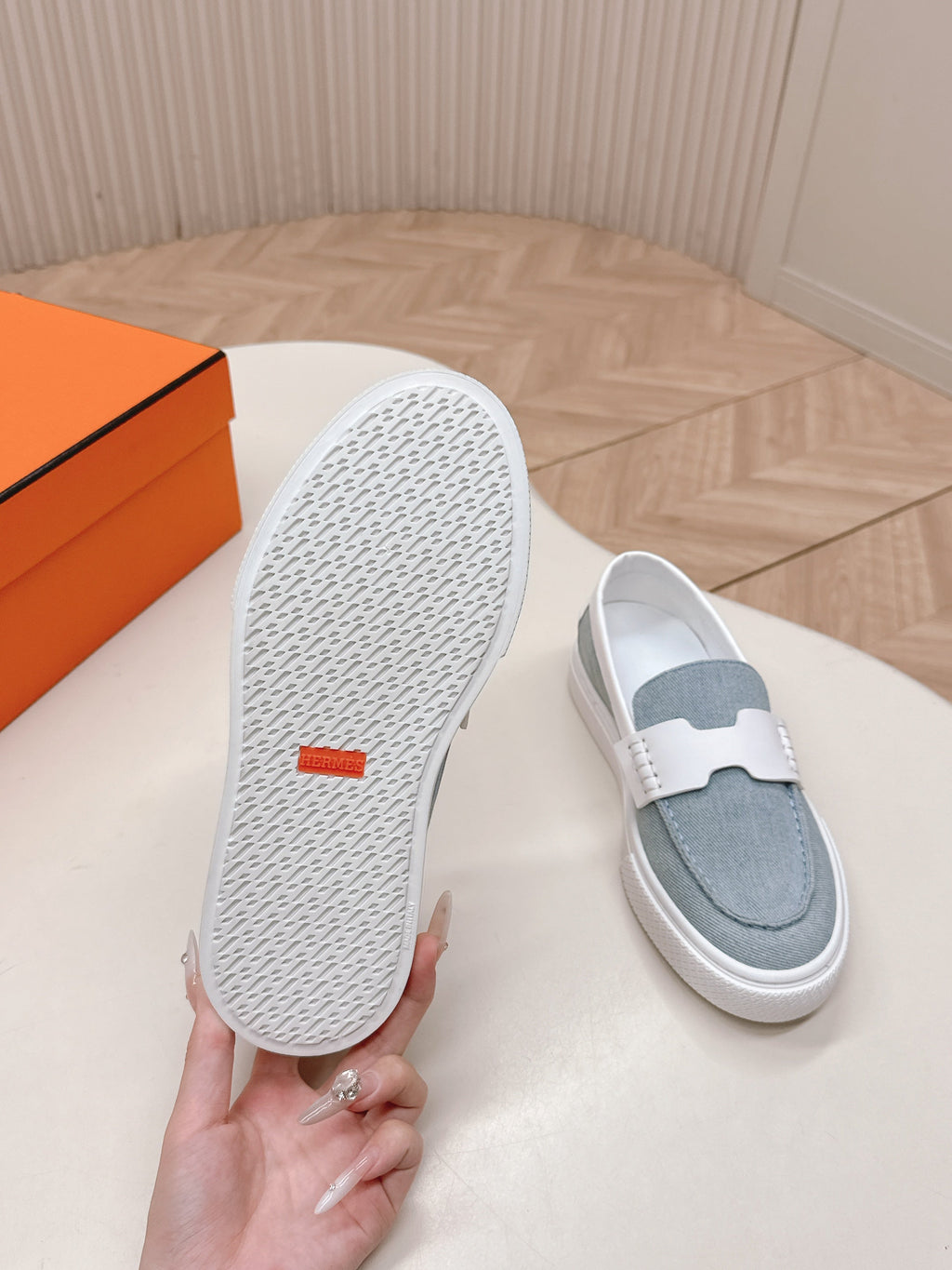HERMES 25S SLIP-ON IN BLUE DENIM AND WHITE LAMBSKIN