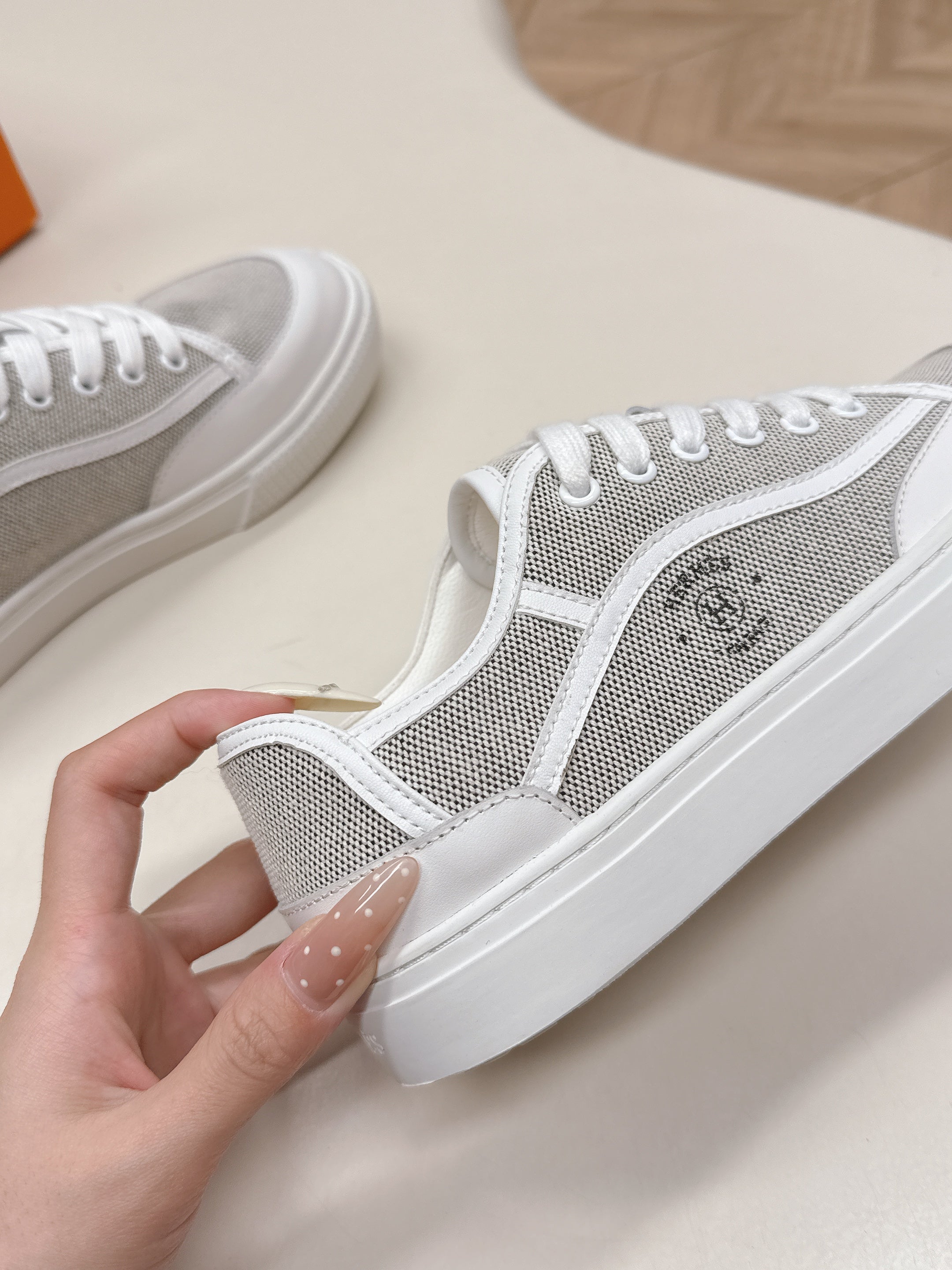 HERMES 25S SNEAKER LOW SPORTS IN GREY CANVAS MIX WHITE LAMBSKIN
