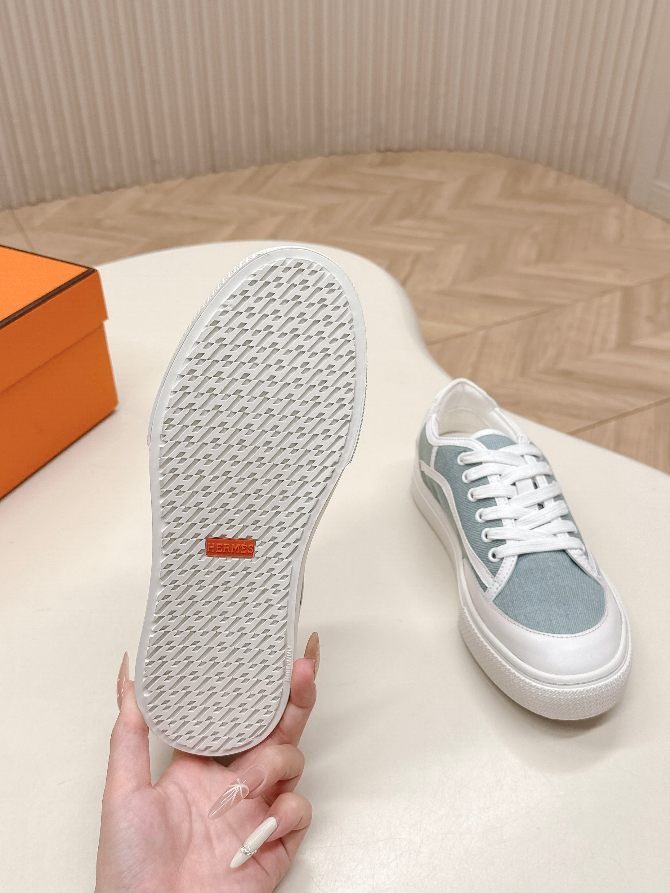 HERMES 25S SNEAKER LOW SPORTS IN BLUE DENIM MIX WHITE LAMBSKIN