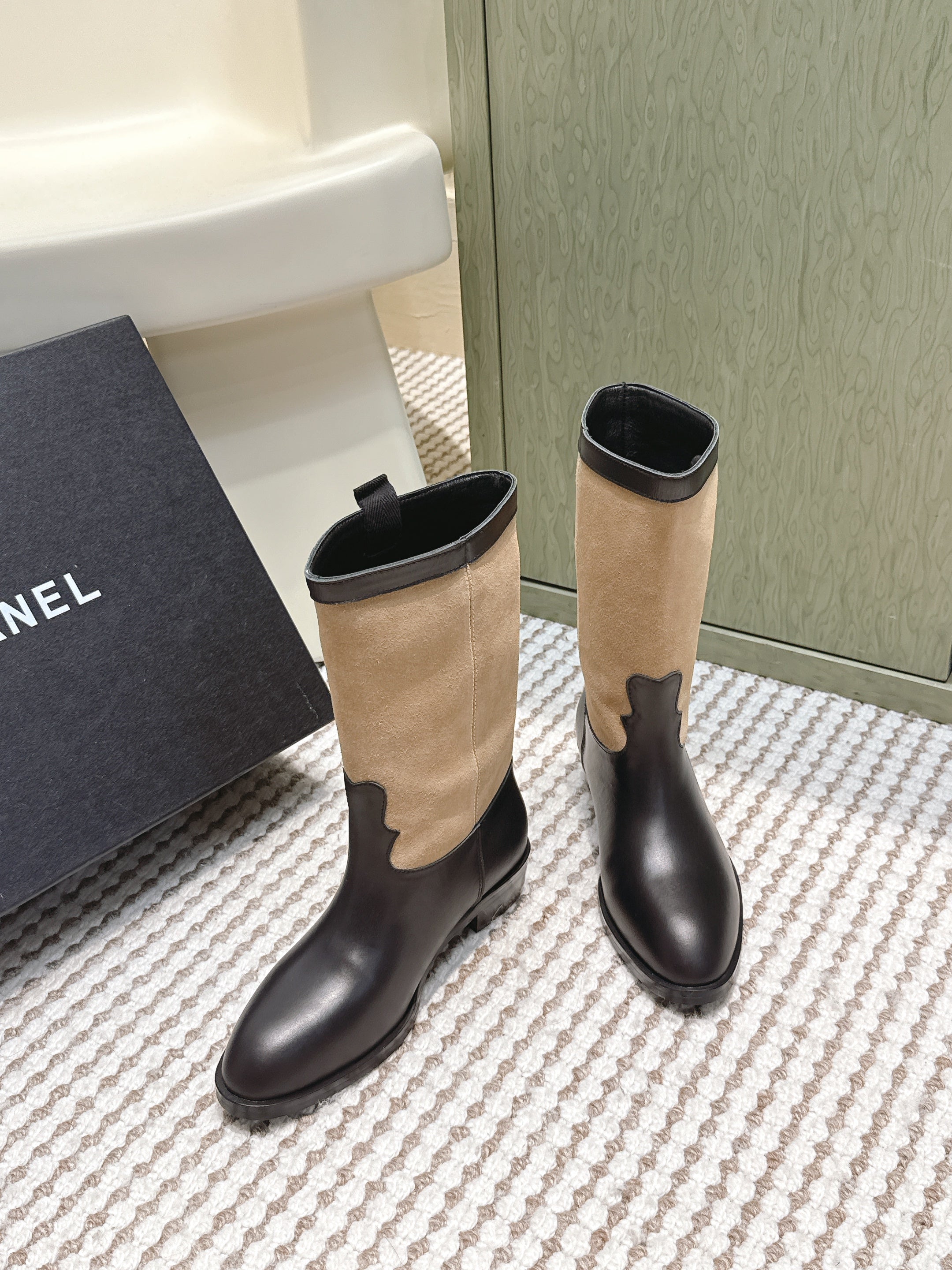 CHANEL 25S MID-CALF BOOTS IN TAN BROWN SUEDE MIX BLACK CALFSKIN