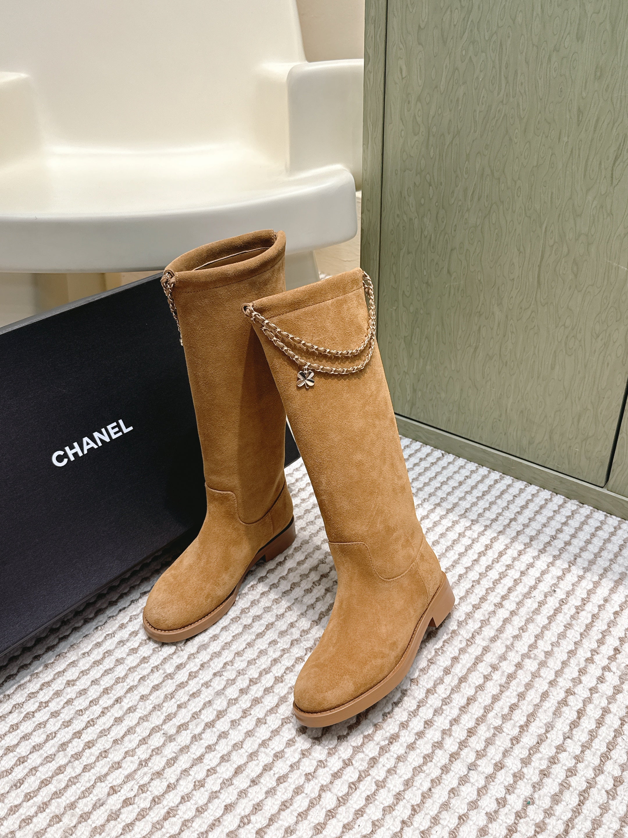 CHANEL 25S KNEE-HIGH BOOTS IN CARAMEL SUEDE GOLD HARDWARE