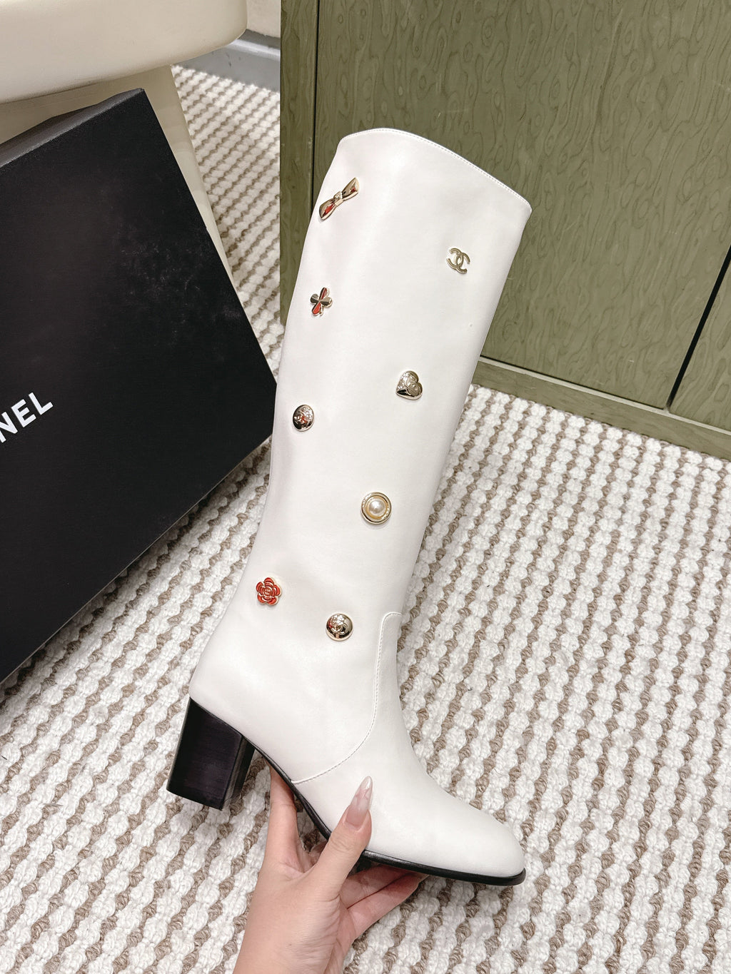 CHANEL 25S KNEE-HIGH BOOTS IN WHITE CALFSKIN WITH RHINESTONES