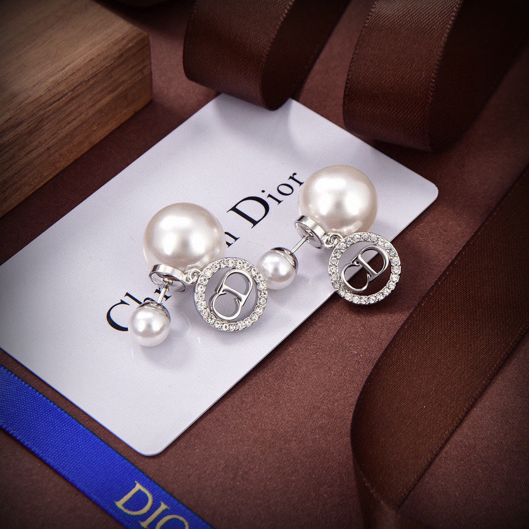 18K Dior Tribales White Resin Pearls Earrings