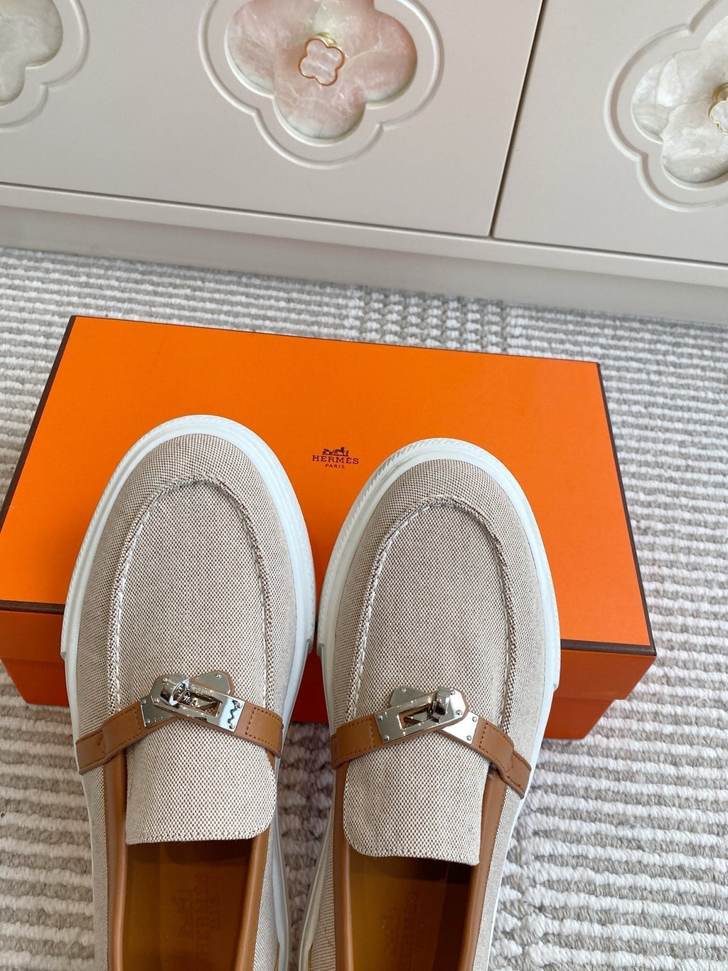 HERMES 25S SLIP-ON IN LIGHT BEIGE CANVAS AND BROWN LAMBSKIN WITH SILVER HARDWARE