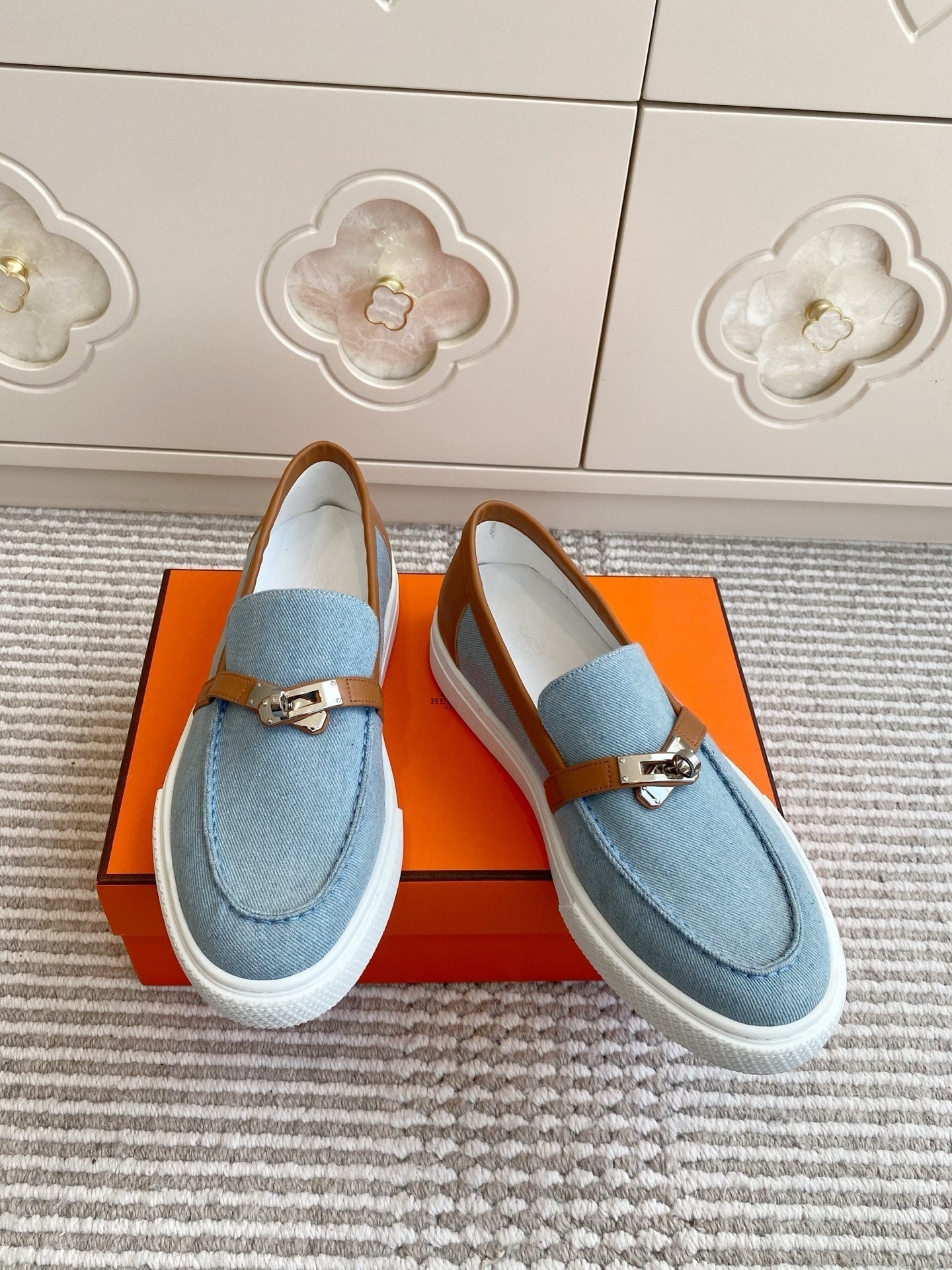 HERMES 25S SLIP-ON IN SKY BLUE CANVAS AND BROWN LAMBSKIN WITH SILVER HARDWARE