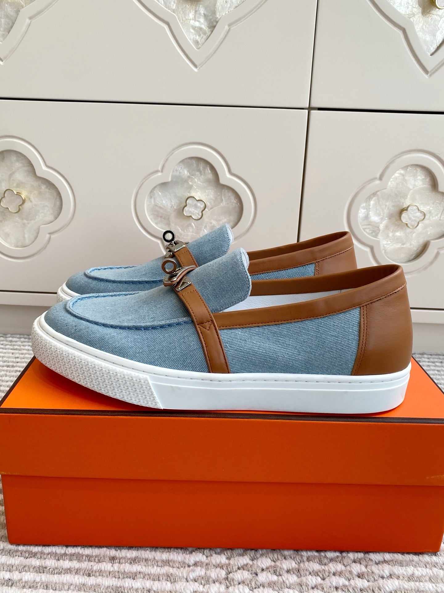 HERMES 25S SLIP-ON IN SKY BLUE CANVAS AND BROWN LAMBSKIN WITH SILVER HARDWARE