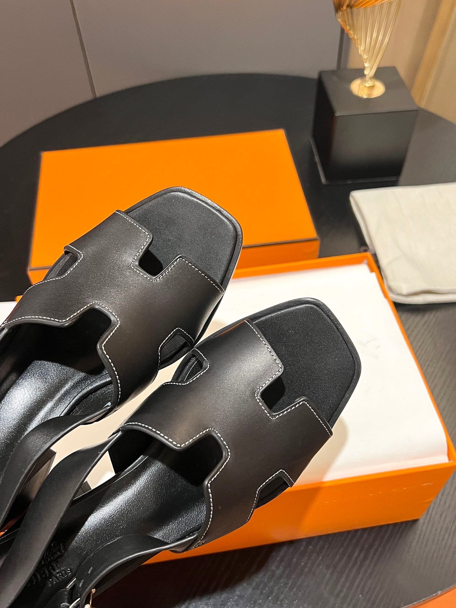HERMES Elbe Sandal 60 Black