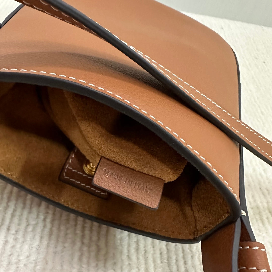 CELINE PHONE POUCH HELOISE 19 IN IRISH COFFEE SUPPLE CALFSKIN