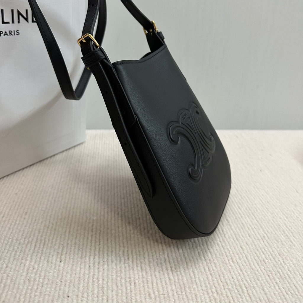 CELINE PHONE POUCH HELOISE 19 IN BLACK SUPPLE CALFSKIN