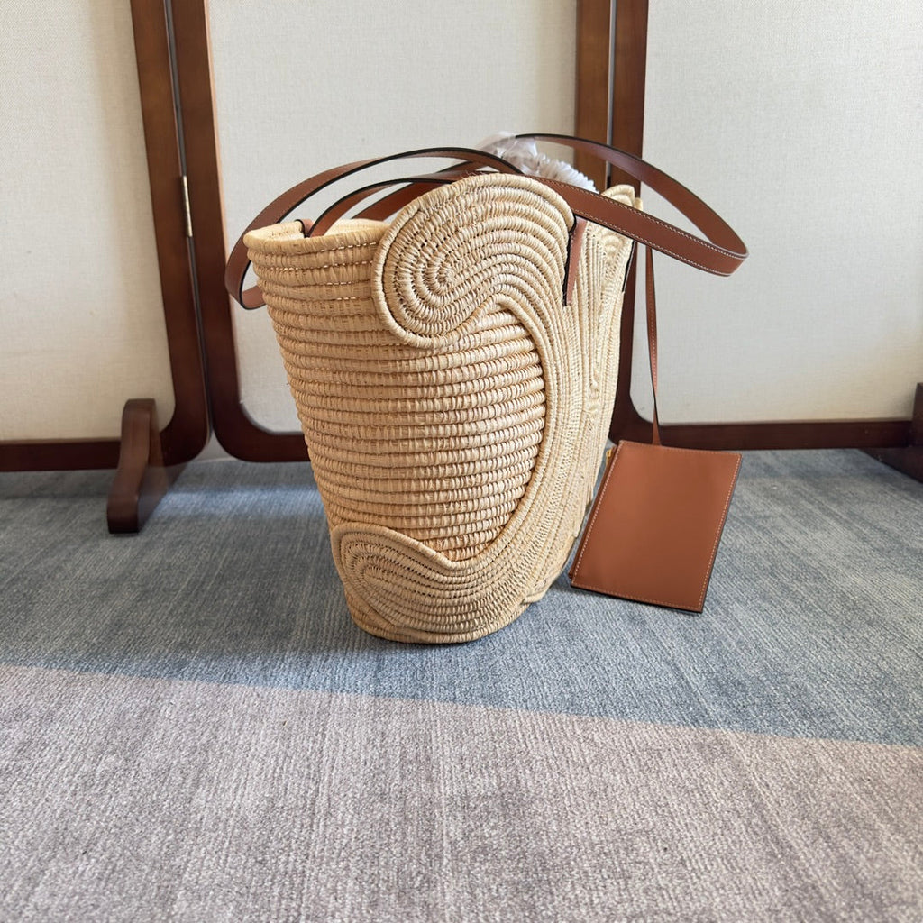 CELINE CLASSIC PANIER MEDIUM BRAIDED TRIOMPHE 47 IN BEIGE RAFFIA AND CALFSKIN