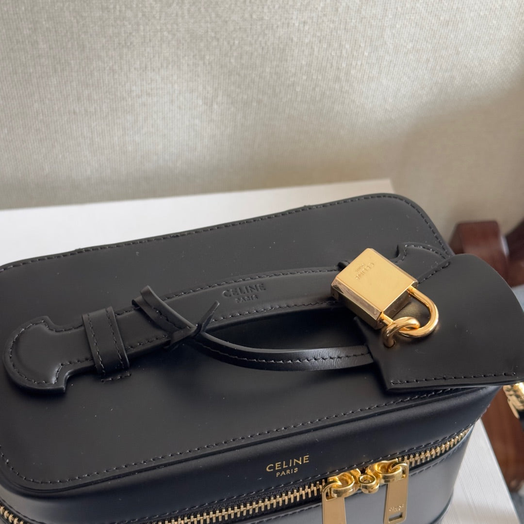 CELINE VANITY 18 IN BLACK SMOOTH CALFSKIN GOLD HARDWARE