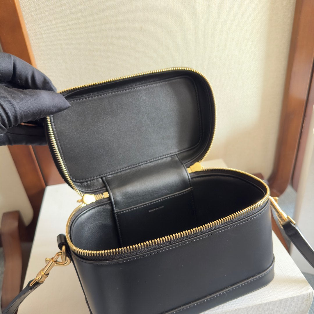 CELINE VANITY 18 IN BLACK SMOOTH CALFSKIN GOLD HARDWARE