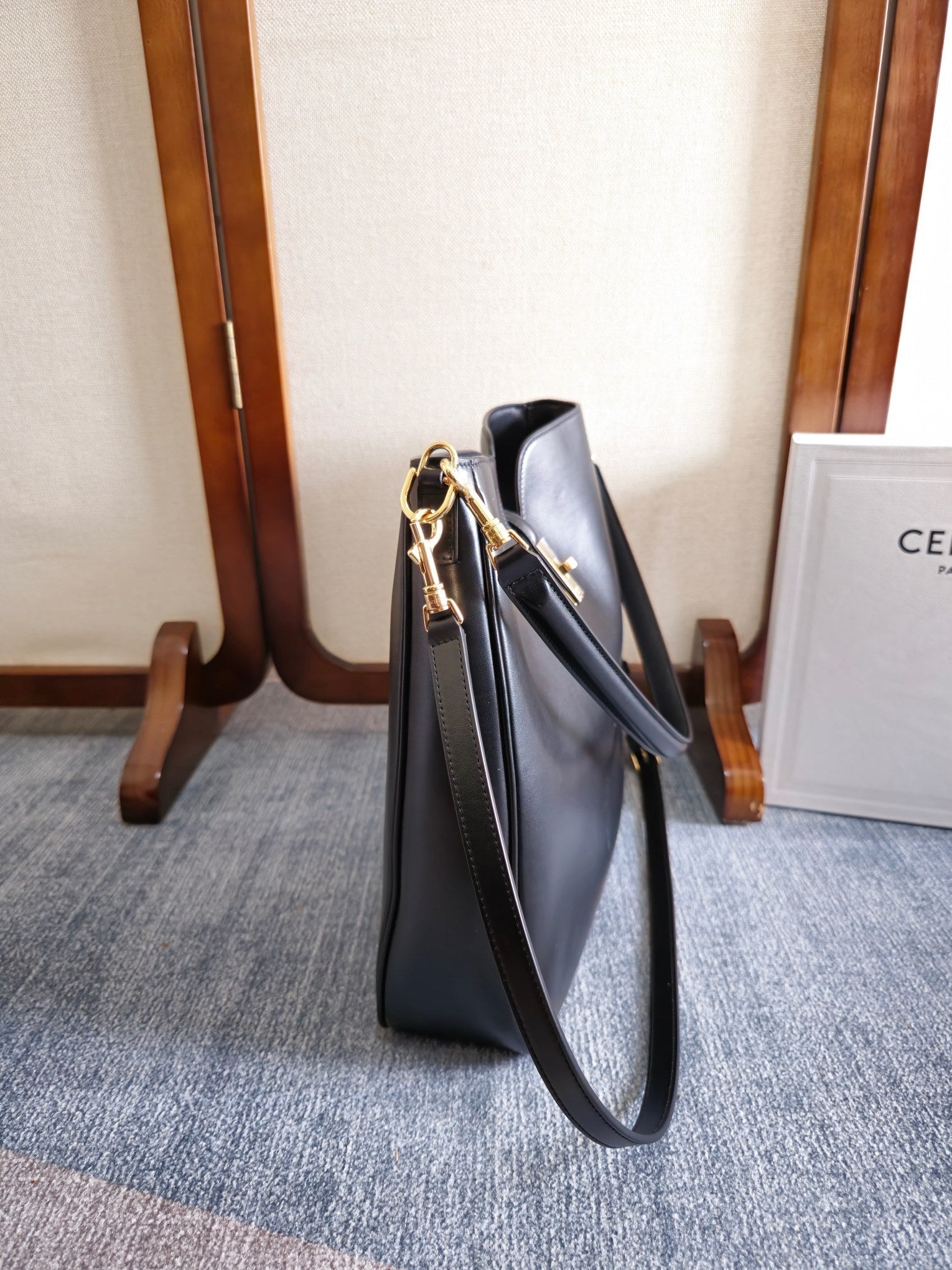 CELINE MEDIUM CAMILLE 16 SOFT BAG 36 BLACK IN SMOOTH CALFSKIN