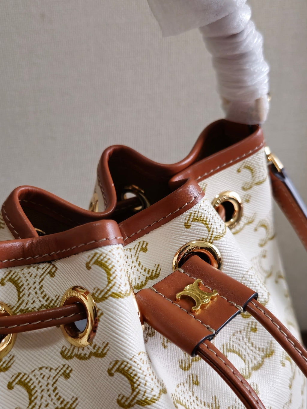 CELINE CLARA BAG 19 IN WHITE TRIOMPHE CANVAS AND BROWN CALFSKIN TRIM