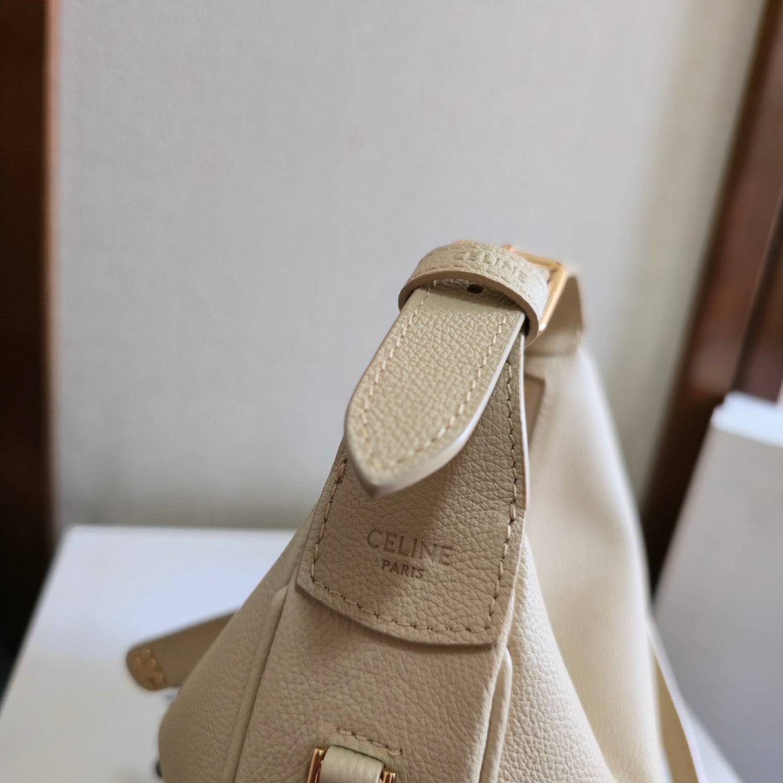 CELINE 25S TEEN LULU BAG 24MM IN BEIGE CALFSKIN GOLD HARDWARE