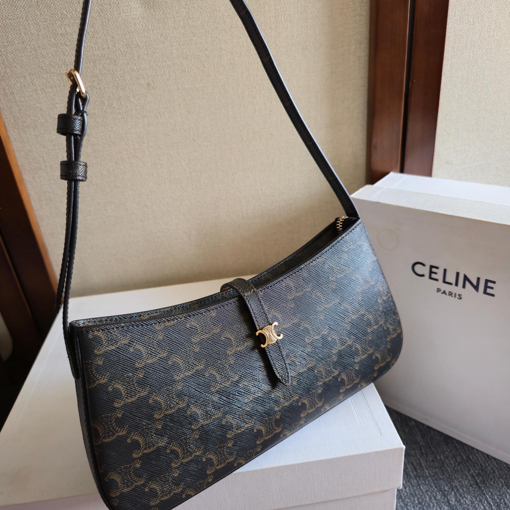 CELINE 25S TINA SHOULDER BAG 25MM IN BLACK TRIOMPHE CALFSKIN