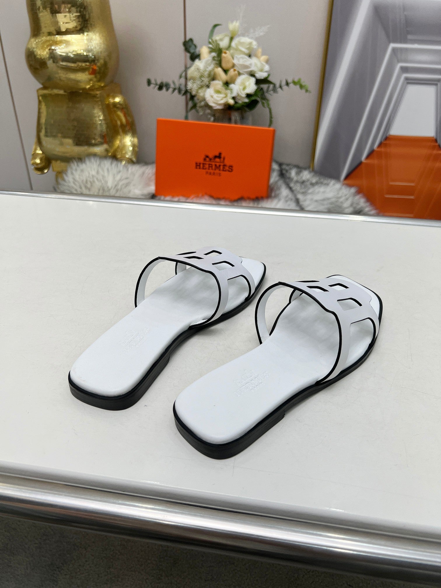 HERMES FLATFORM SANDAL WHITE CALFSKIN