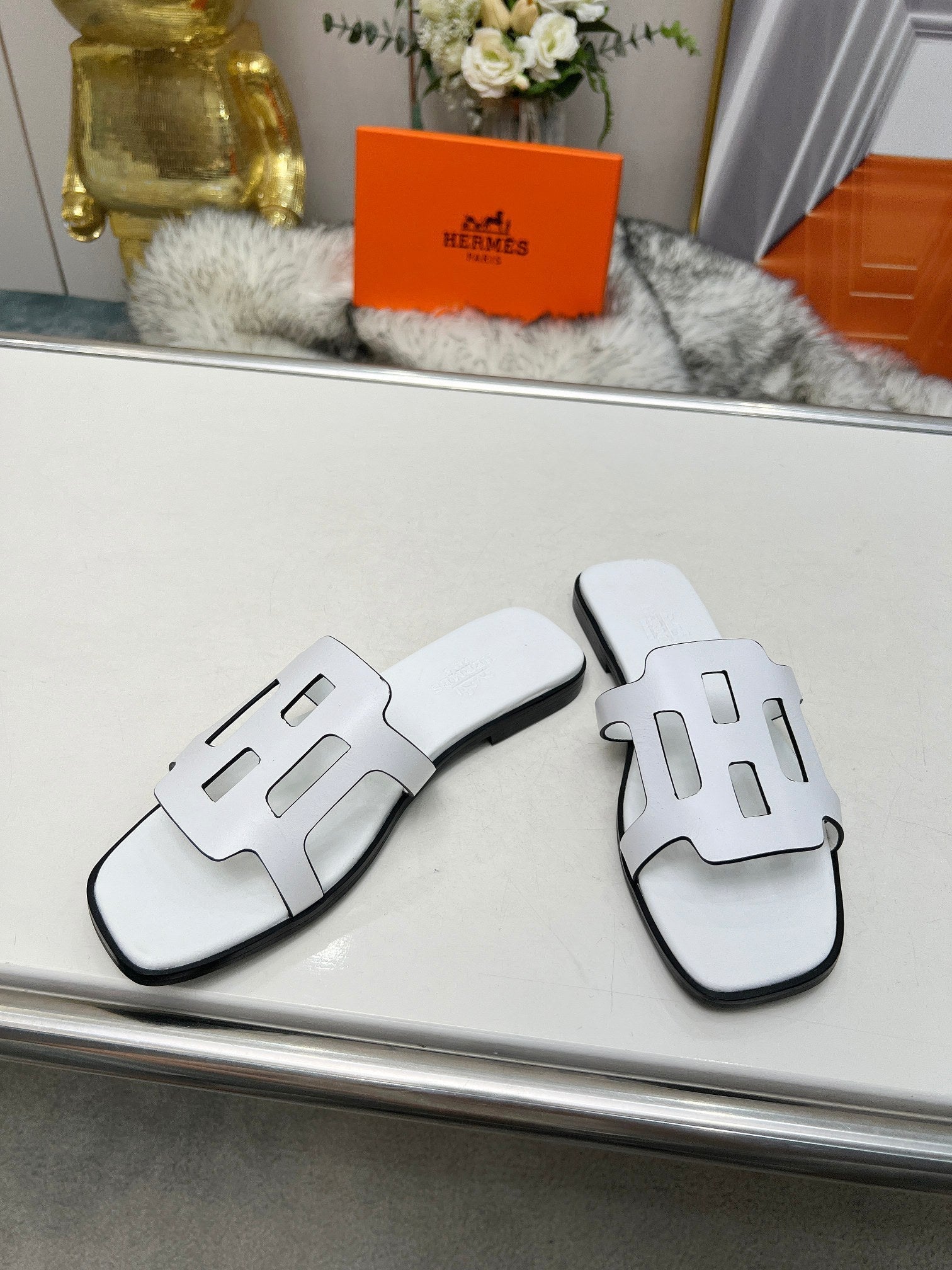 HERMES FLATFORM SANDAL WHITE CALFSKIN
