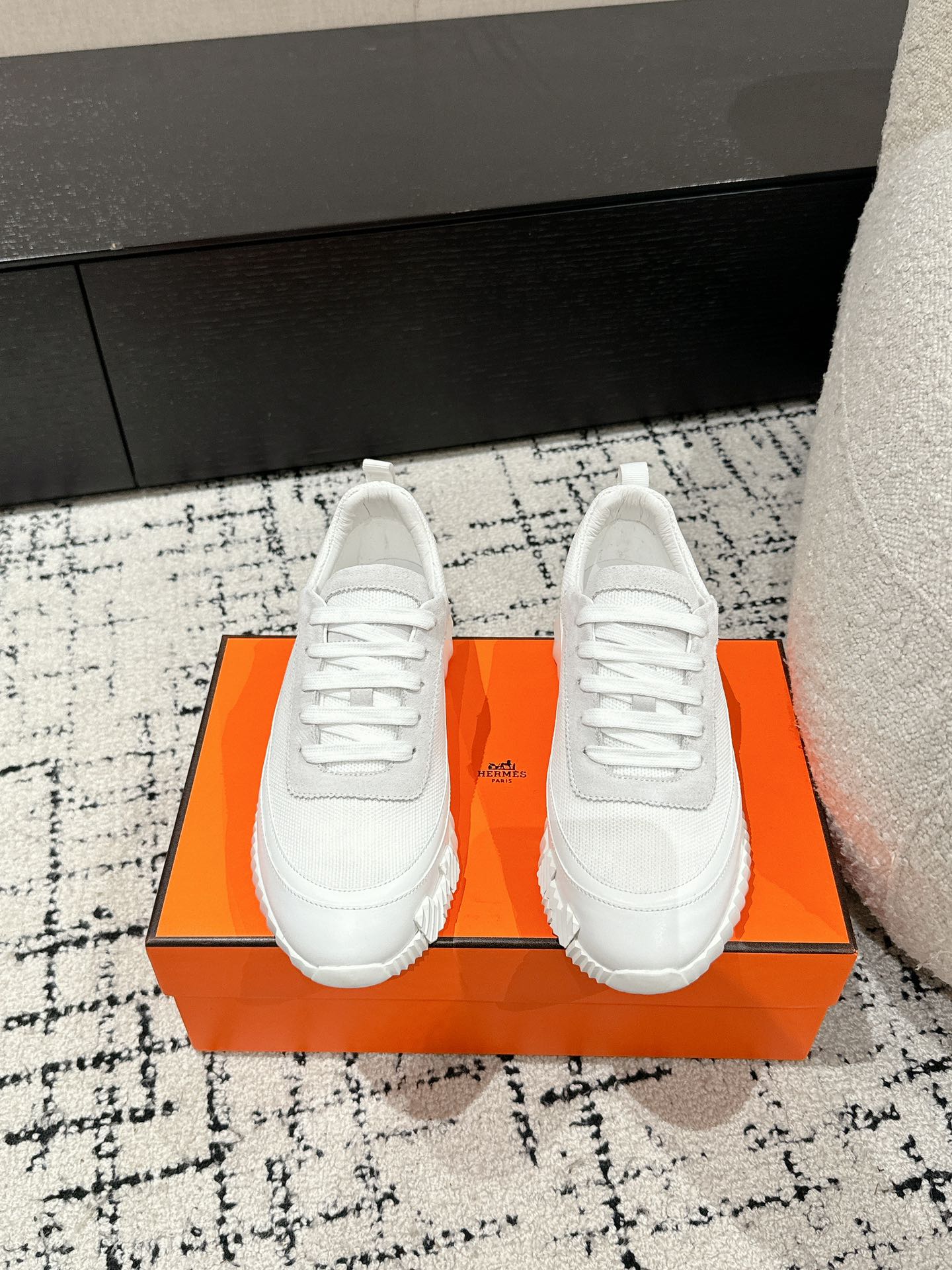 HERMES BOUNCING SNEAKER IN WHITE CALFSKIN AND FABRIC